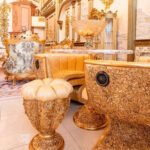 قصر مطلي من الذهب