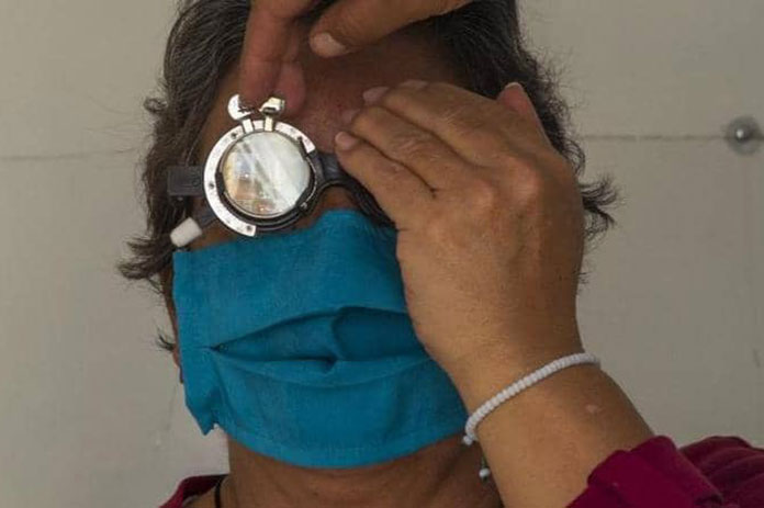 أعراضا خطيرة كورونا