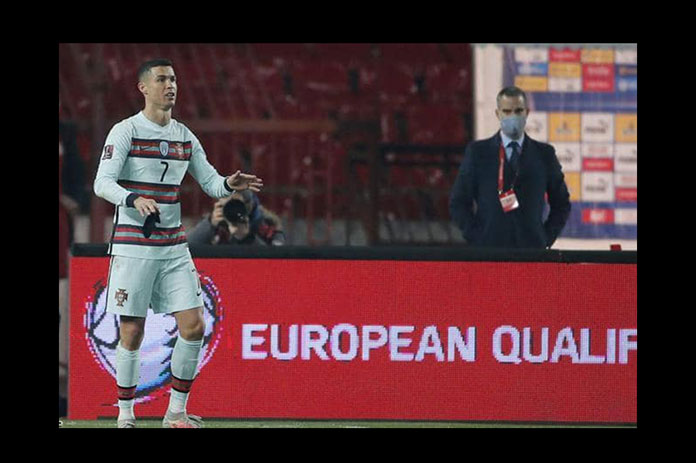 غادر رونالدو الملعب