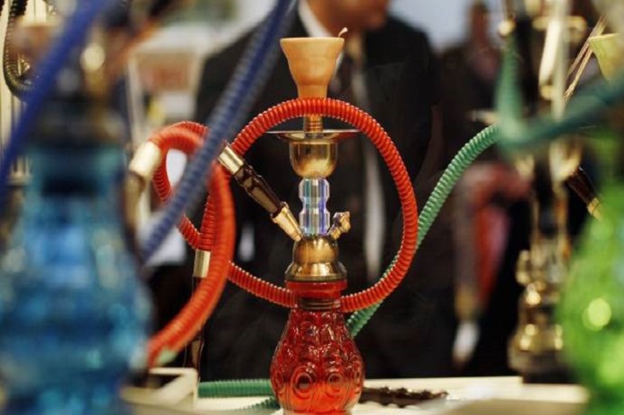 السياحة تسمح بتقديم الأراكيل ..