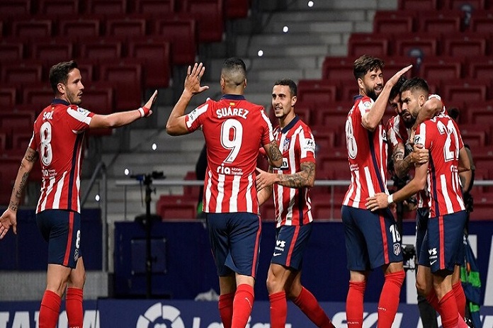 أتلتيكو مدريد يضع قدمه على منصة التتويج