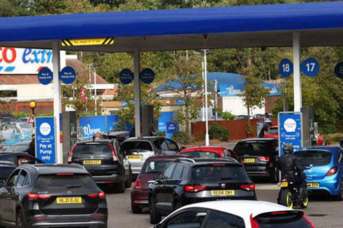 الجيش البريطاني أزمة الوقود