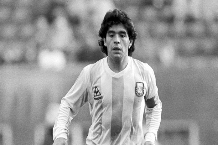 تفاصيل صادمة.. الأطباء أخرجوا قلب مارادونا من جسده