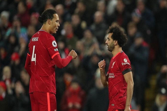 محمد صلاح يقود ليفربول للفوز على فريق أسطورته جيرارد