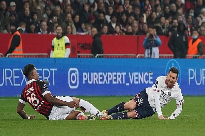 ميسي يمر بنفق مظلم في باريس