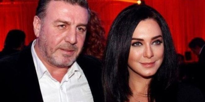 غزل بين سلاف فواخرجي ووائل رمضان