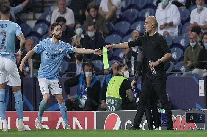 غوارديولا: برناردو سيلفا سيكون الأسبوع المقبل معنا في برشلونة