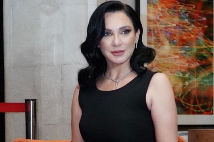 سلاف فواخرجي تحيي الذكرى الأولى لرحيل والدها