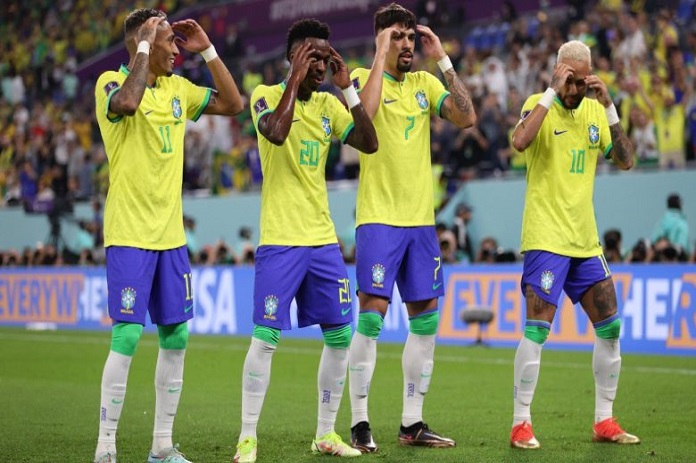 السيليساو يظهر العين الحمراء