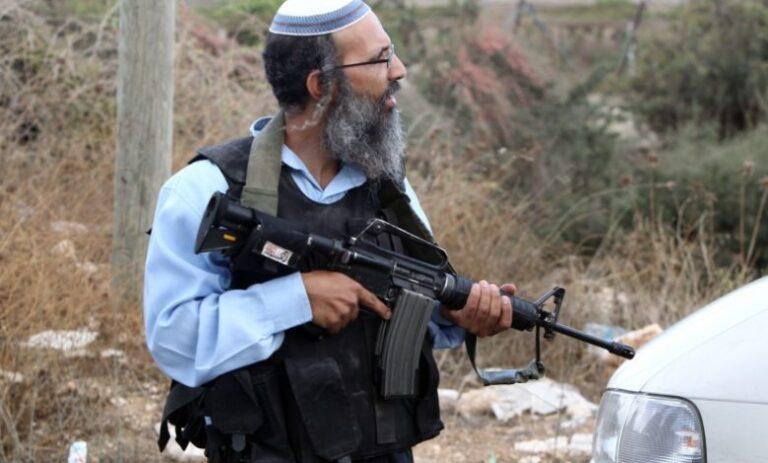 نتنياهو يسلح آلاف المستوطنين لقتل الفلسطينيين