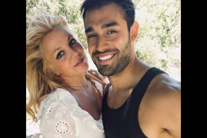 بالفيديو – تصرفات بريتني سبيرز الجنونية تدفع زوجها لتركها والهرب منها