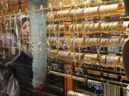 الذهب يتخطى حاجز الـ 400 ألف ليرة