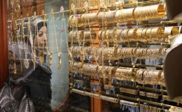 الذهب يتخطى حاجز الـ 400 ألف ليرة