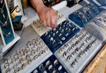 الذهب يواصل انخفاضه محلياً ويتراجع 15 ألف ليرة
