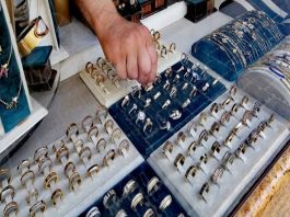 الذهب يواصل انخفاضه محلياً ويتراجع 15 ألف ليرة