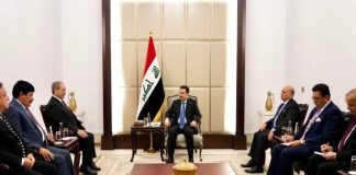 المقداد يبحث مع رئيس الوزراء العراقي العلاقات الثنائية ويدعوه لزيارة دمشق