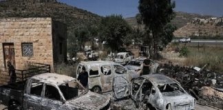 مستوطنون يهاجمون قرية ترمسعيا في الضفة ويحرقون عشرات السيارات والمنازل الفلسطينية