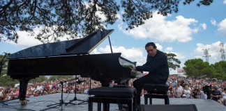 عازف بيانو انتقد “إسرائيل” فأُلغيت حفلاته في سويسرا!