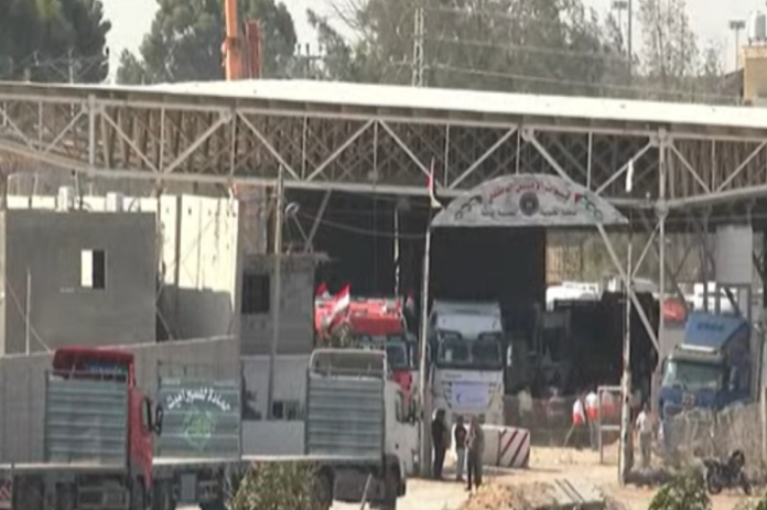 بعد أسبوعين على انطلاق “طوفان الأقصى”.. الكيان يفتح معبر رفح مرغما