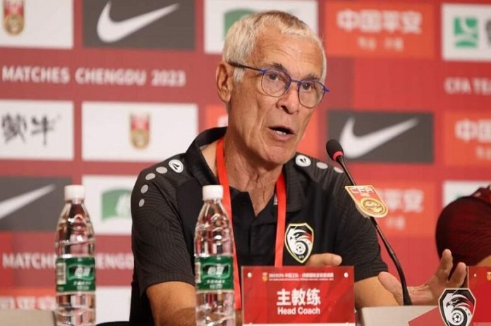 مؤتمر صحفي لمدرب المنتخب كوبر قبل النهائيات الآسيوية