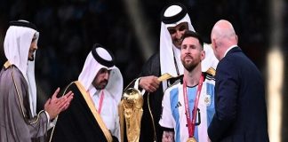 جدارية عملاقة لميسي احتفالا بذكرى مونديال قطر 2022