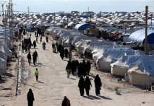 ترحيل عشرات العائلات العراقية من مخيم الهول إلى بلادهم