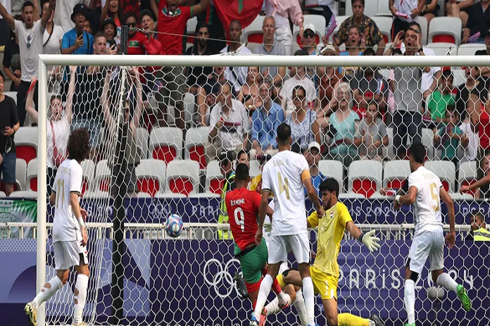 المغرب يهزم العراق بثلاثية ويتصدر