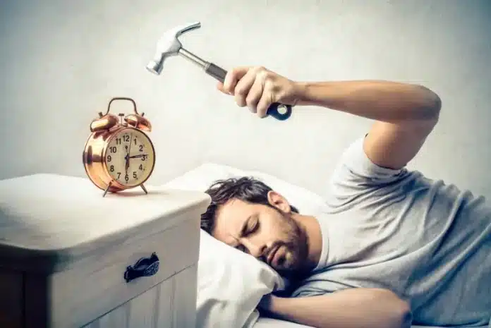 صعوبة الاستيقاظ صباحا