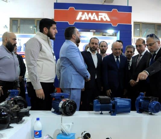 وزيرا النقل والطوارئ ومحافظ حماة يطلعون ‏على أجنحة معرض بيلدكس