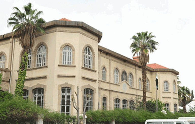 بطاقات خصم جديدة ومشاريع سياحية مخفّضة لموظفي القطاع العام